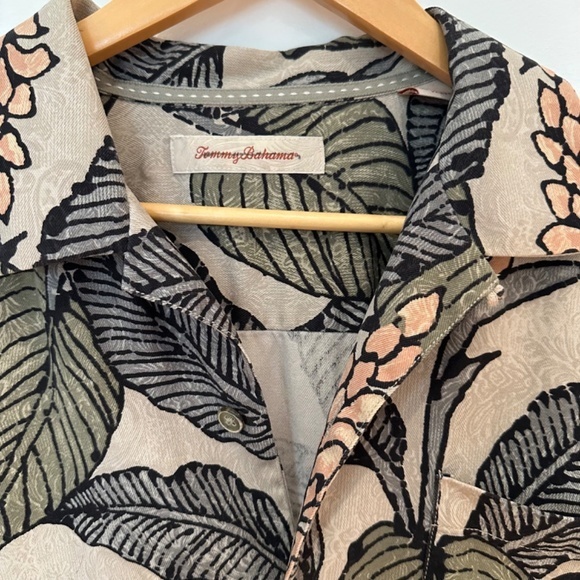 Tommy Bahama Aloha Hawaiian 100% Silk button down camp shirt‎ size large - Picture 3 of 7
